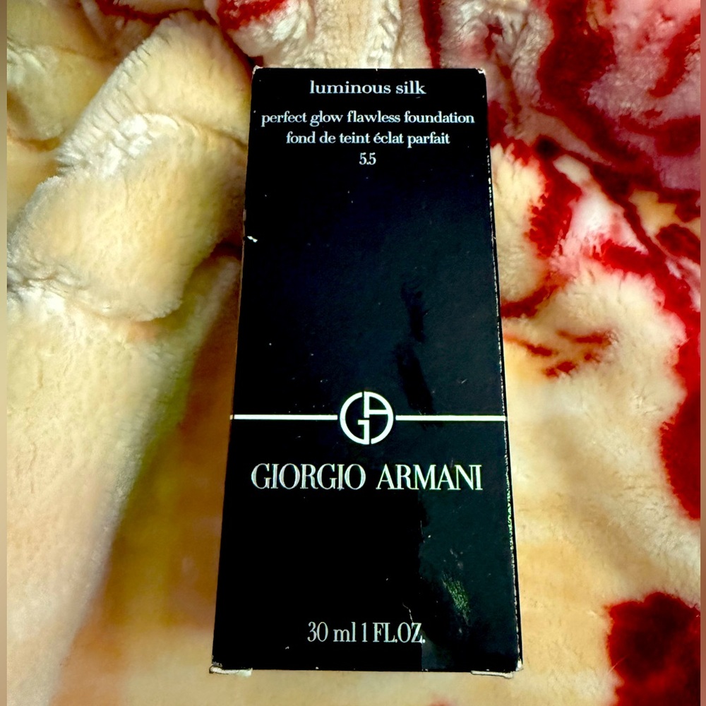 Giorgio Armani Luminous silk, perfect glow foundation 5.25 30 ml 1 FLOZ.